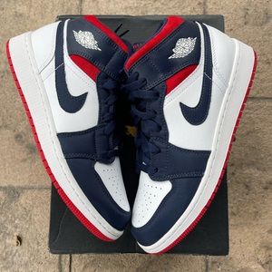 Jordan 1 mid usa size 6Y / women’s 7.5